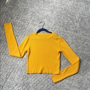 Women's Crewneck Lightweight Sweater - Mustard Yellow
